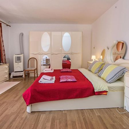 Two Bed Rooms Fortuna Near The Beach Poreč Exteriér fotografie